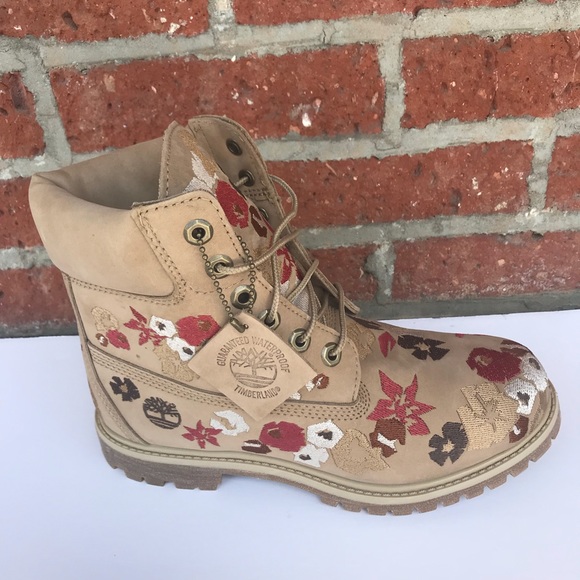 Timberland women 6inch embroidered nat water proof - Picture 3 of 7